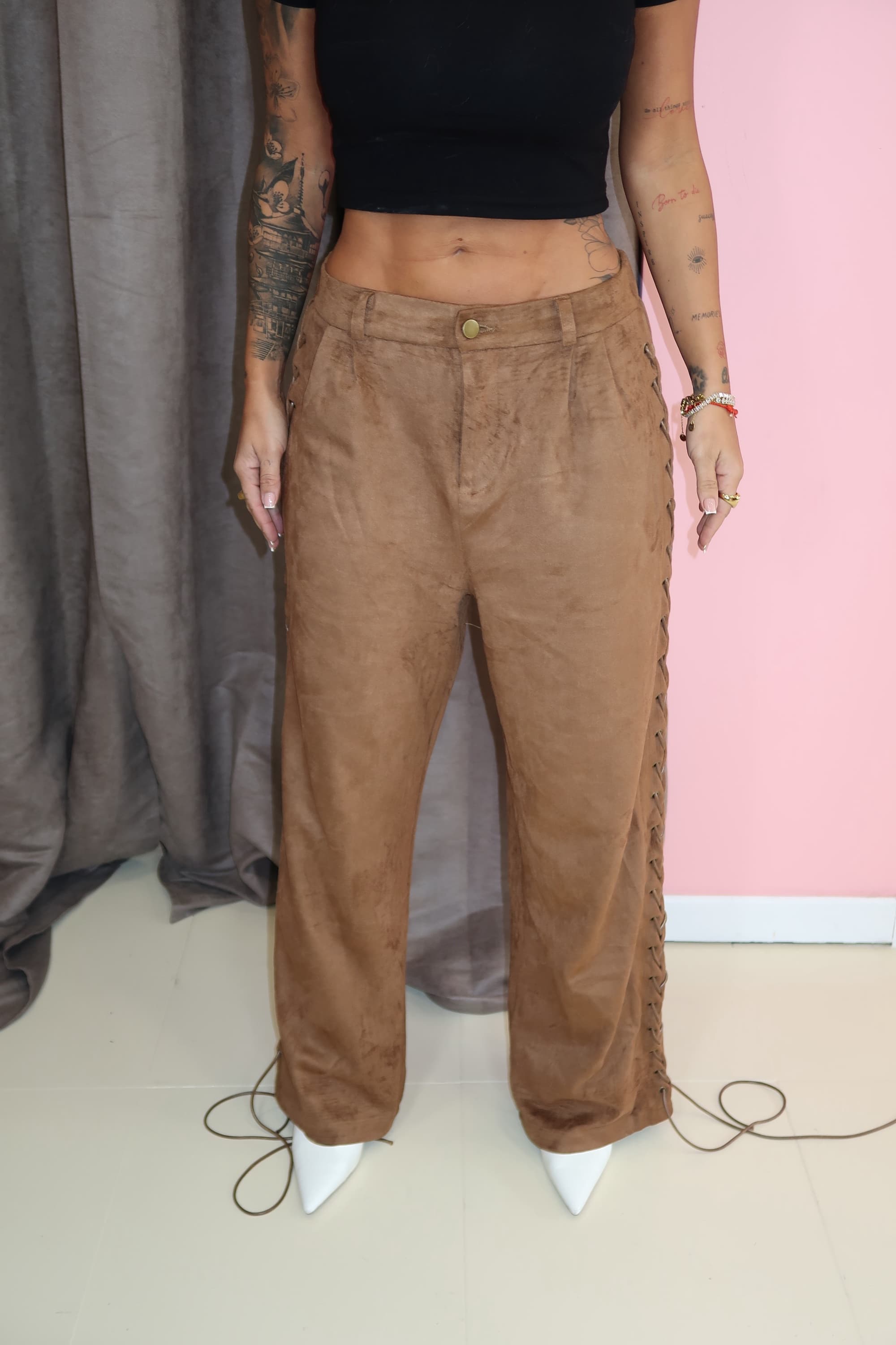 Calças camurça camel